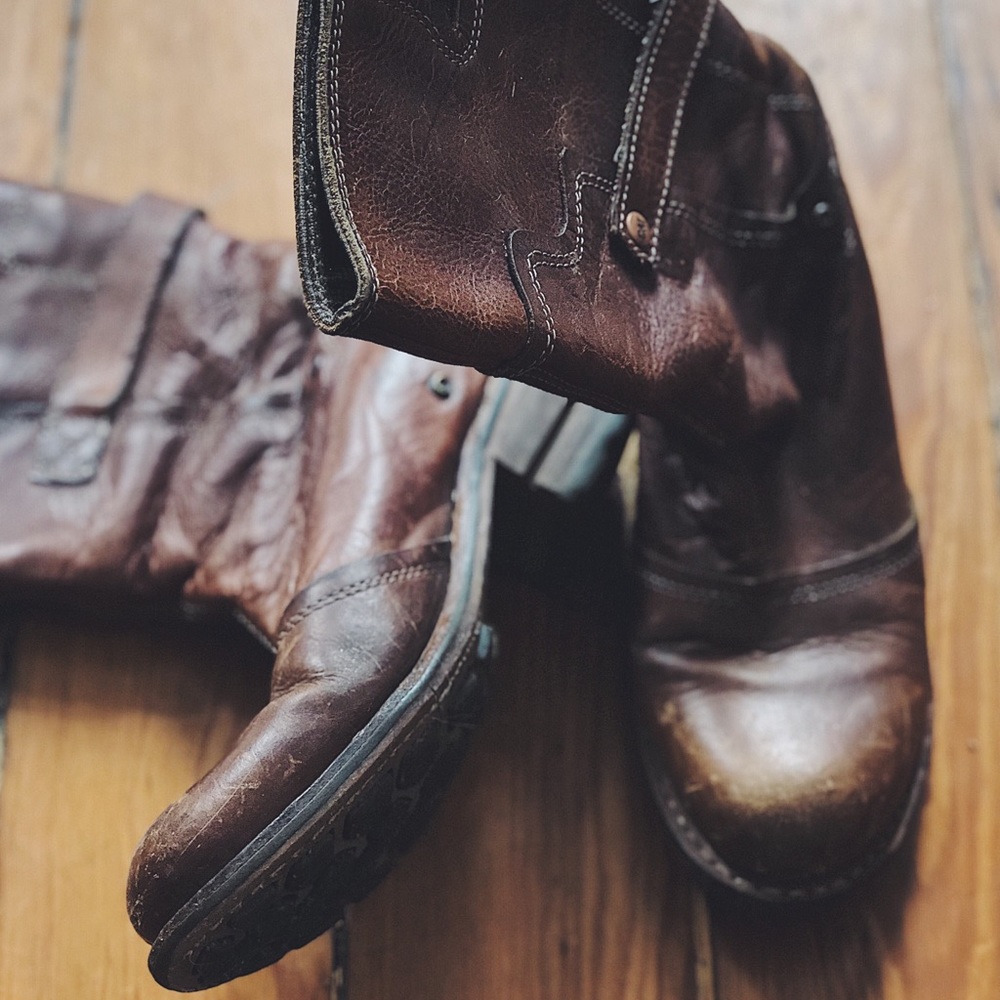 ➳ℂ𝕒𝕥𝕖𝕣𝕡𝕚𝕝𝕝𝕒𝕣 “𝕃𝕚𝕧” Women’s Boots➳